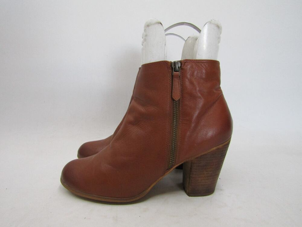 BP Womens Size 10.5 M Brown Leather Zip Ankle Fashion Boots Bootie